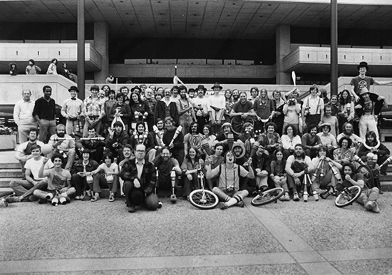 An MIT juggling convention in 1978