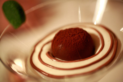 Decadent chocolate dessert at the three-star Michelin restaurant Pierre Gagnaire in Paris (© Owen Franken).