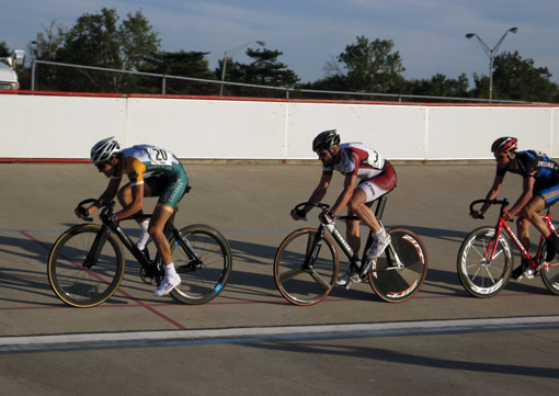 Mike Garrett racing toward his fifth-place finish in the points race.