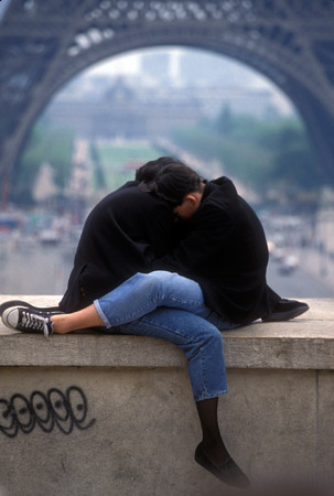 Love in Paris (© Owen Franken).