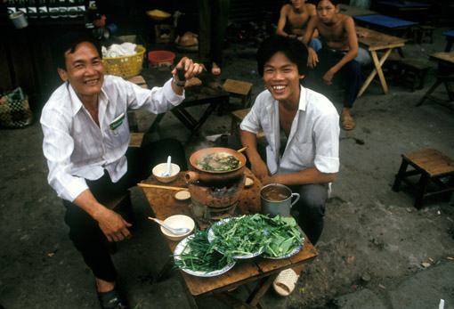 Street food in Cholon, Ho Chi Minh City, Vietnam (© Owen Franken).