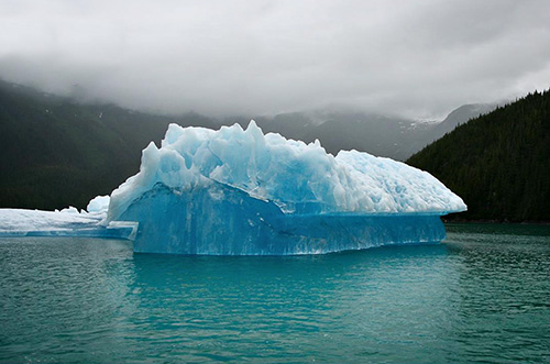 Floating Ice House, Alaska (©Irina Medvedev).