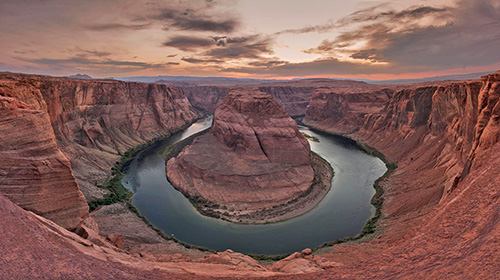 Possibly one of the most photographed landscapes, Horseshoe Bend (© Eladio Arvelo).