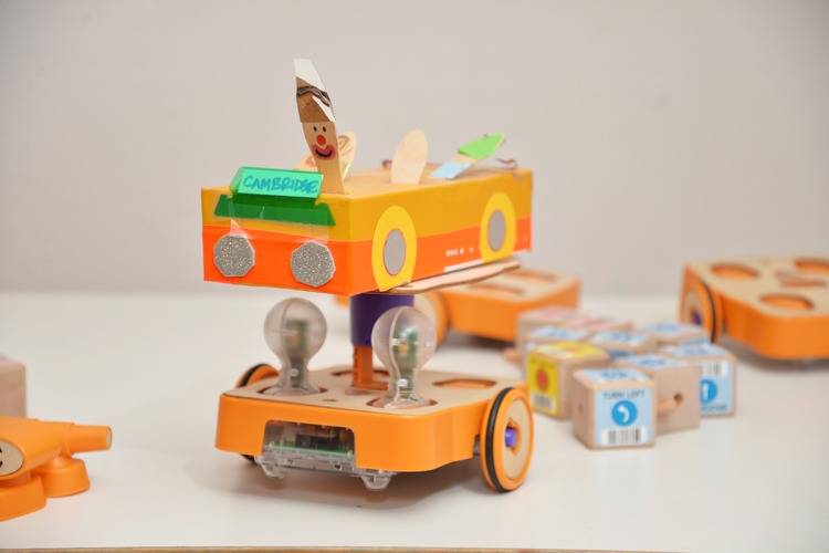 A bus created with the KIBO robot.