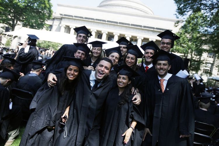 A group of MIT alumni at 2019 commencement 