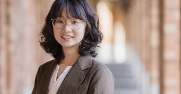 Headshot of MIT alumni Yiyue Luo